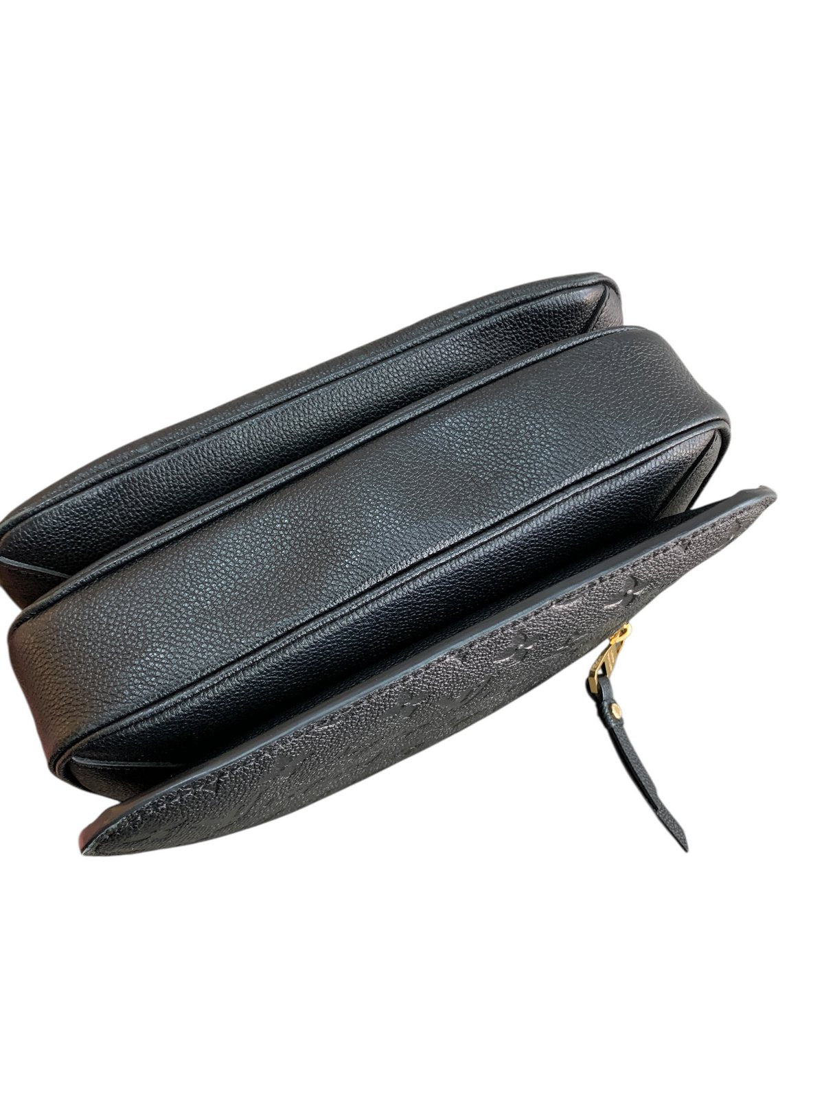 Louis Vuitton pochette Metis in pelle colore nera