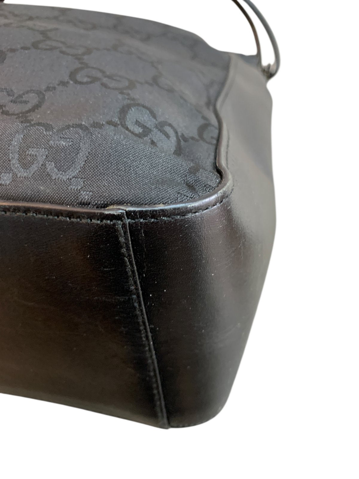 Gucci borsa a spalla in tessuto GG e pelle di colore nera - AgeVintage