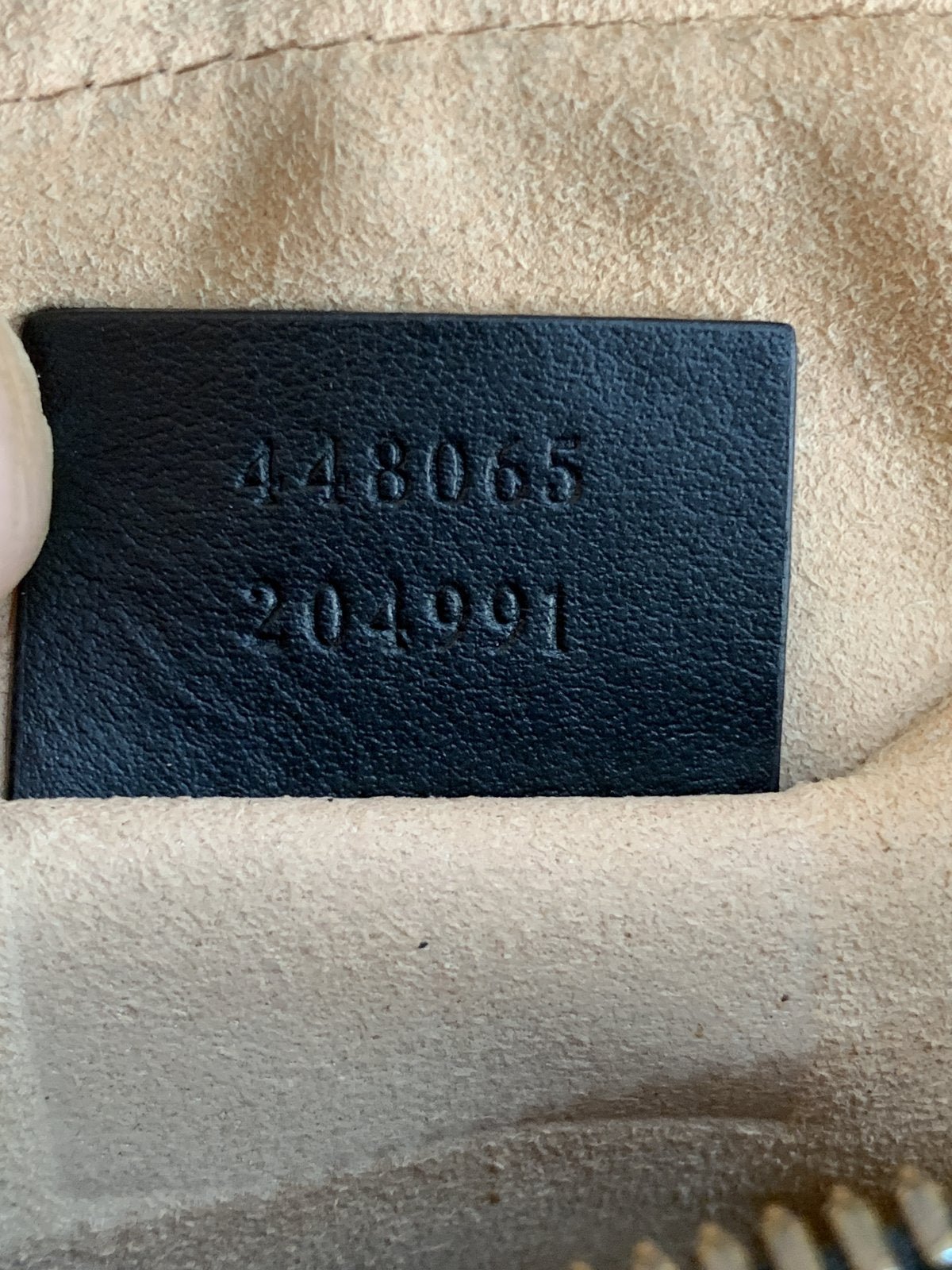 Gucci Borsa marmont matelassè piccola in pelle nera - AgeVintage