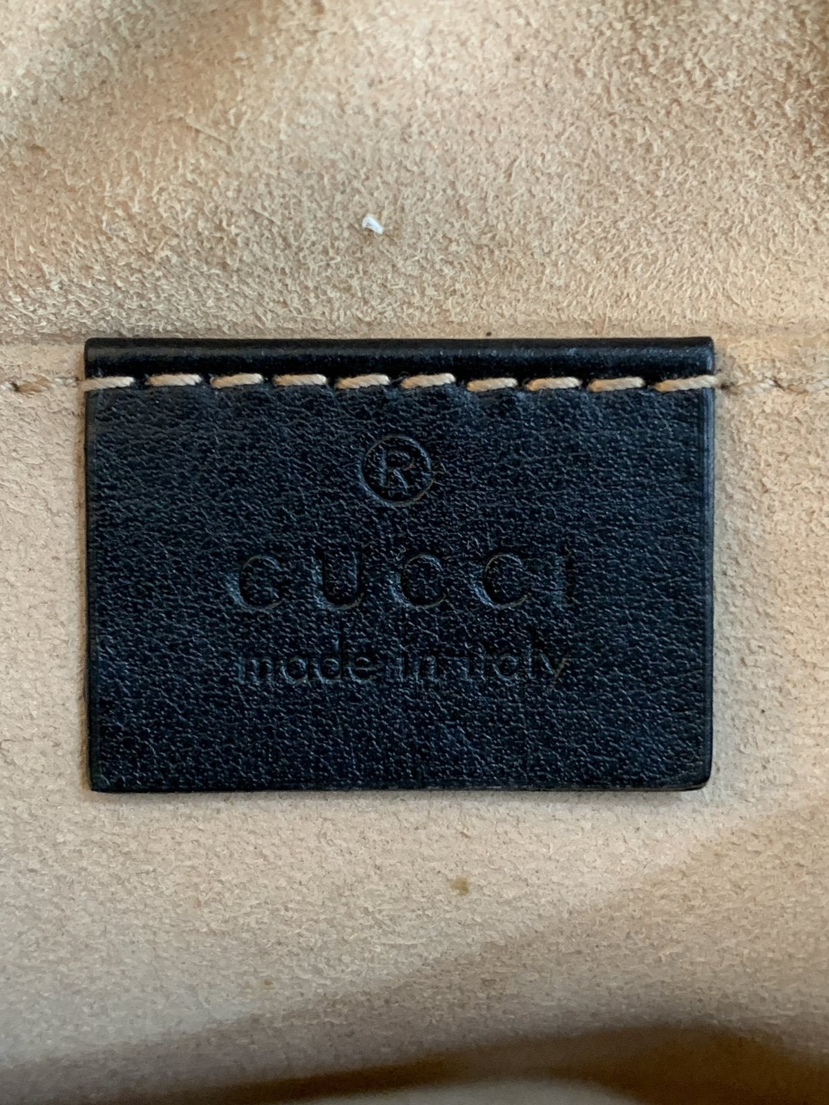 Gucci Borsa marmont matelassè piccola in pelle nera - AgeVintage