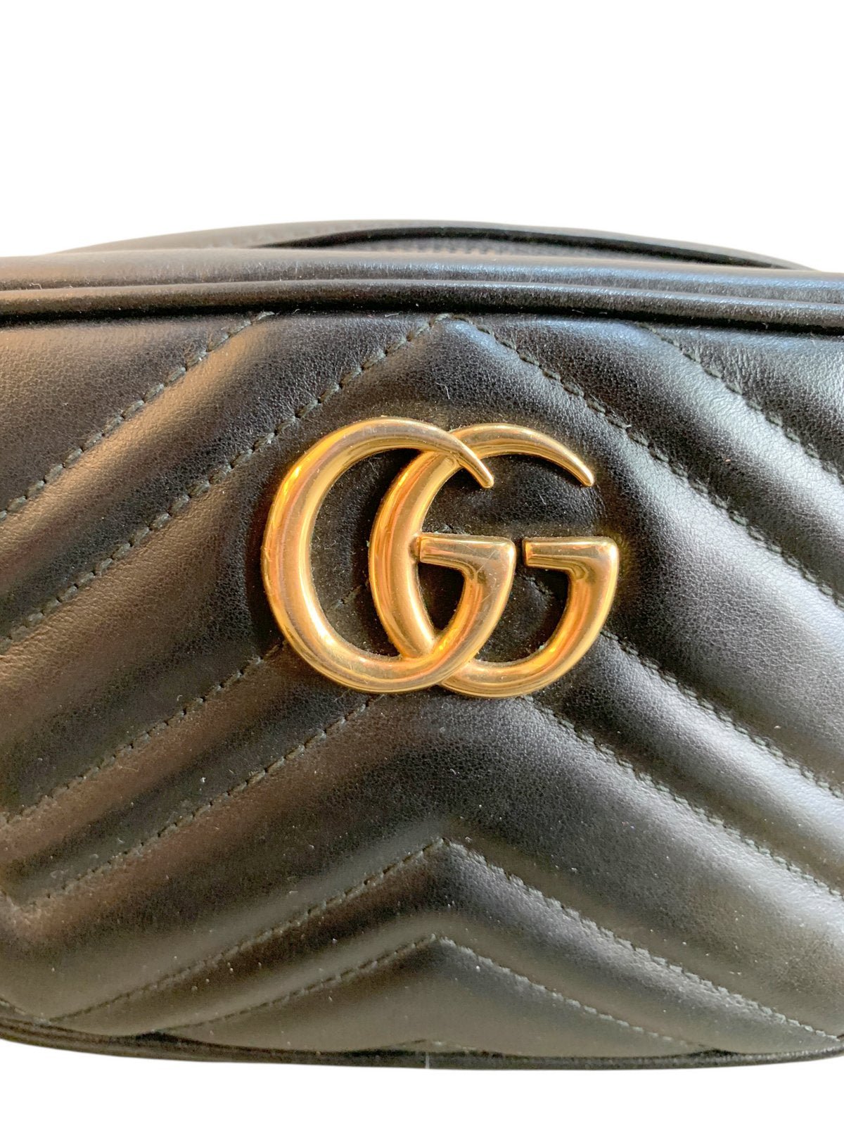 Gucci Borsa marmont matelassè piccola in pelle nera - AgeVintage