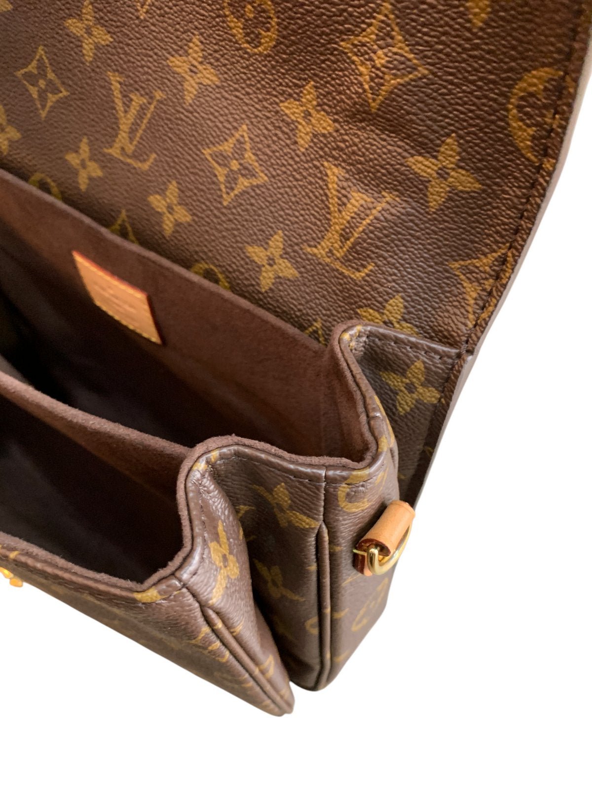 Louis Vuitton Pochette Métis Monogram M44875 - AgeVintage