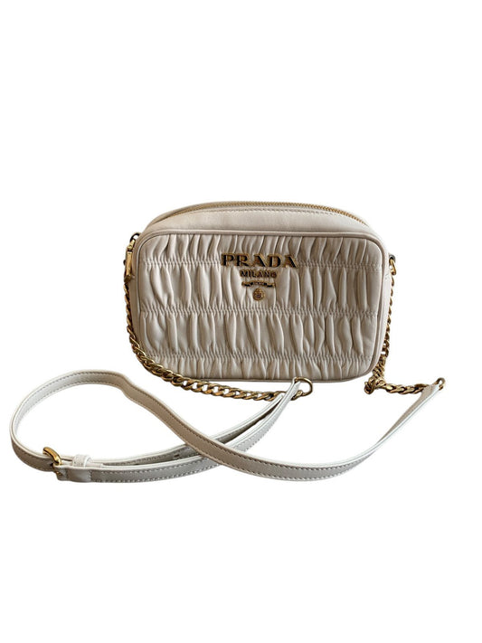 Prada 1BH112 borsa tracolla in pelle gaufré bianca - AgeVintage