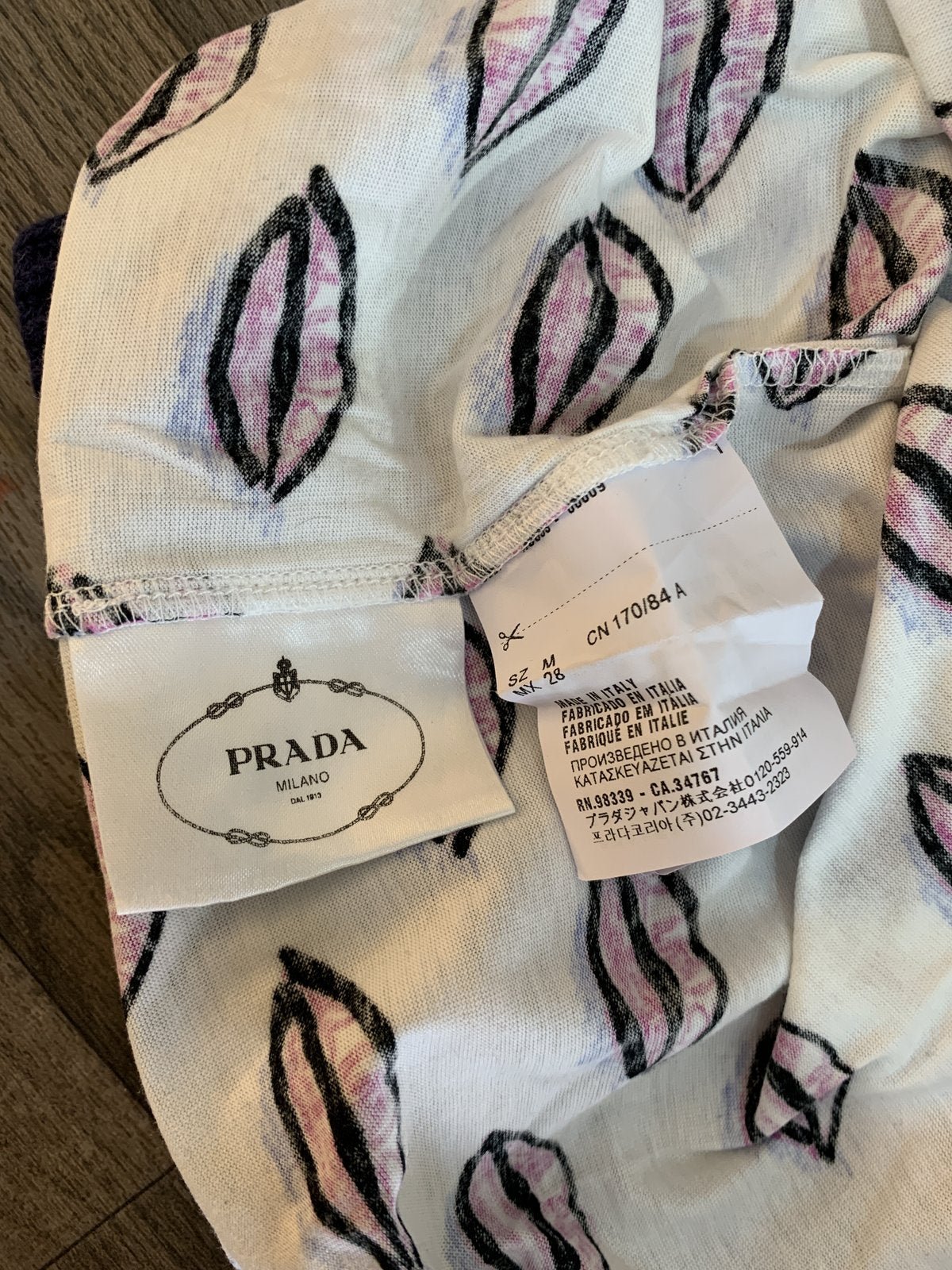 Prada maglietta mezza manica in cotone fantasia - AgeVintage