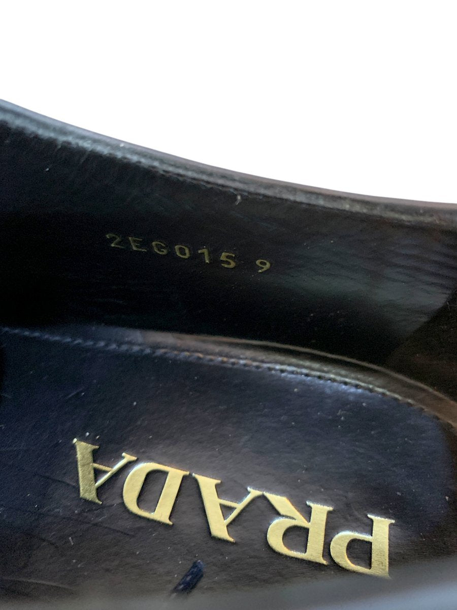 Prada scarpe derby 2EG015 in pelle colore nero - AgeVintage