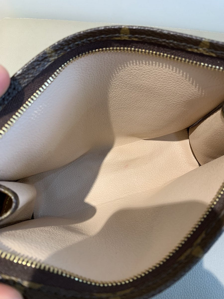 Louis Vuitton Pochette Toilette 19 Monogram - AgeVintage