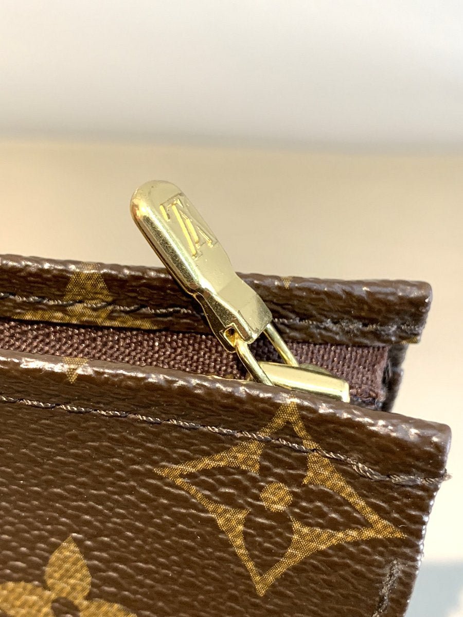 Louis Vuitton Pochette Toilette 19 Monogram - AgeVintage