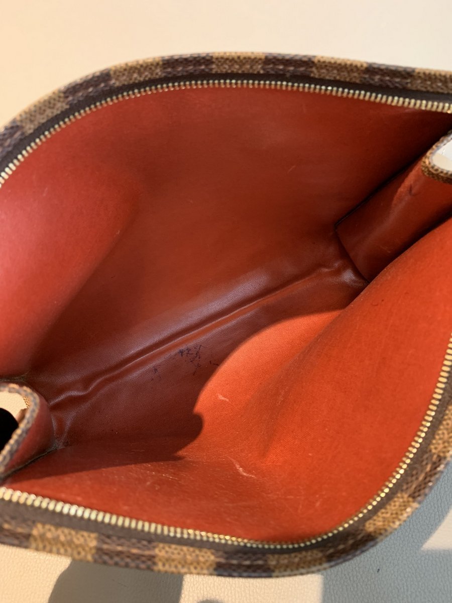 Louis Vuitton Pochette Toilette 26 Damier Ebene - AgeVintage