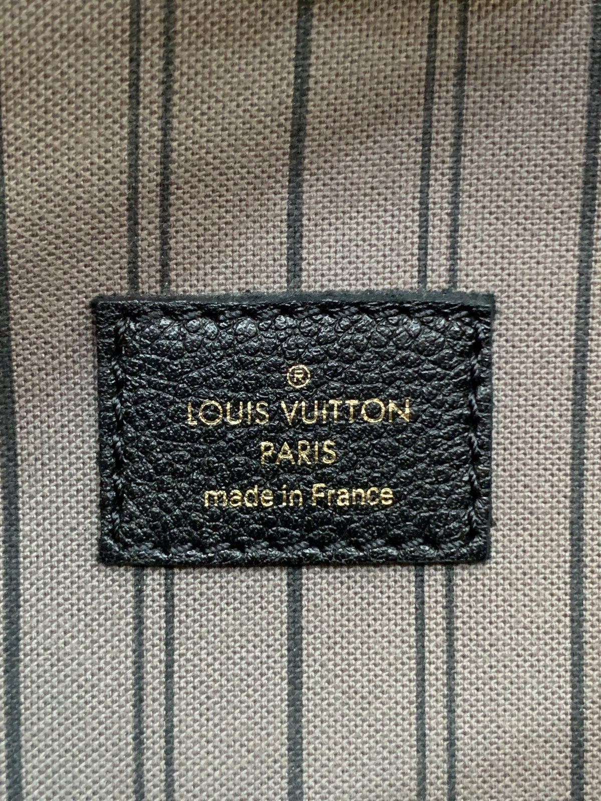 Louis Vuitton pochette Metis in pelle colore nera