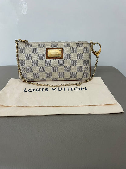 Louis Vuitton Milla MM Damier Azur AA0160