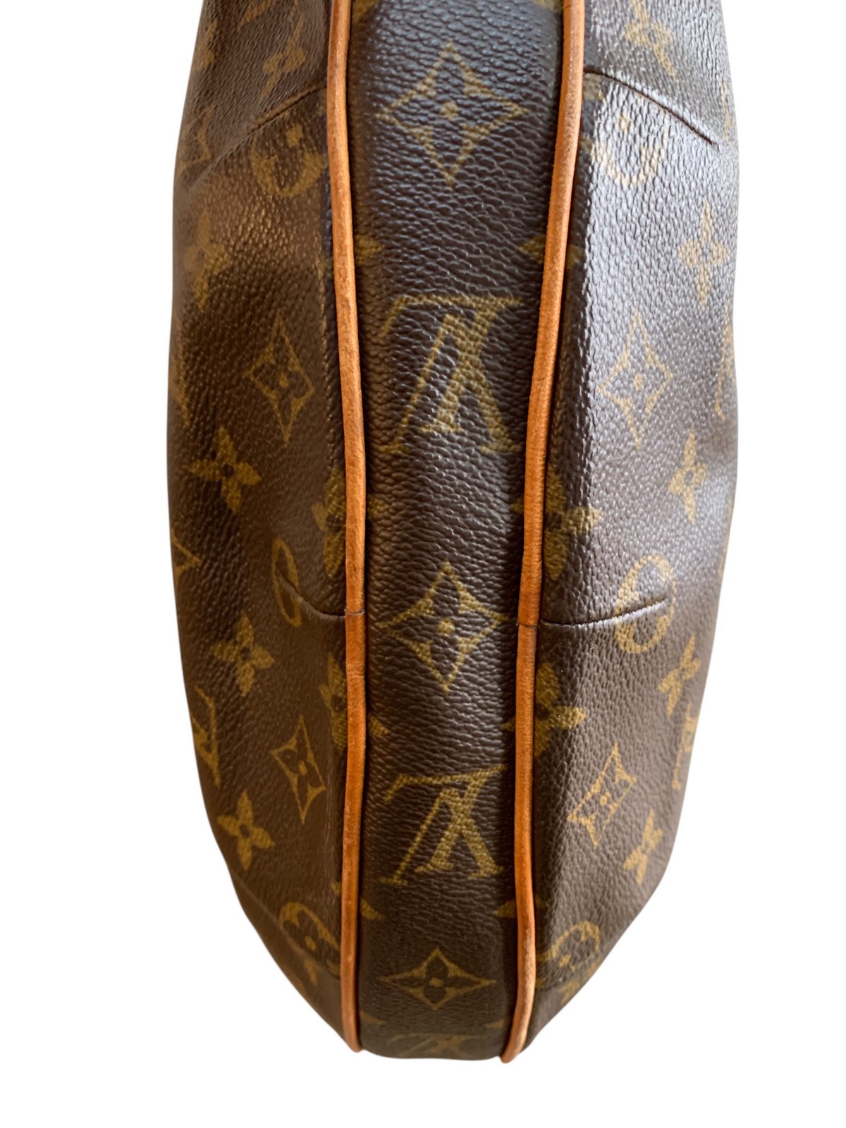 Louis Vuitton Croissant GM monogram CA0043
