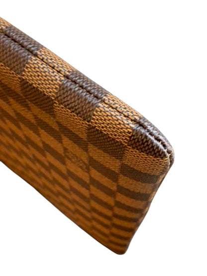 Louis Vuitton Pochette Daily – Damier Ebene / Rosa Ballerina