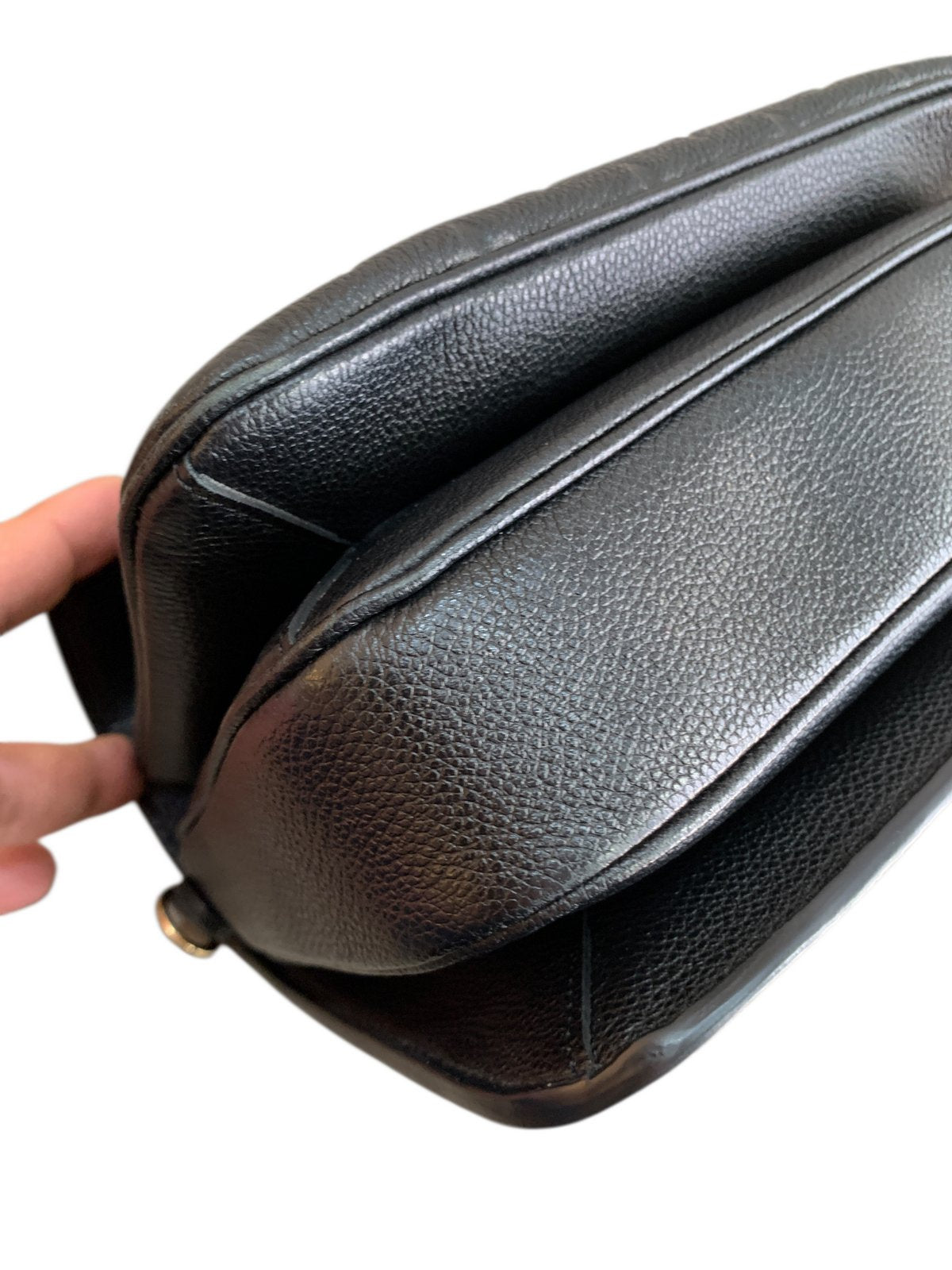 Louis Vuitton pochette Metis in pelle colore nera