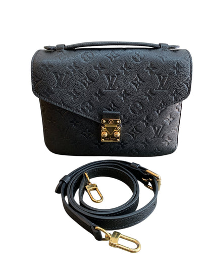 Louis Vuitton pochette Metis in pelle colore nera