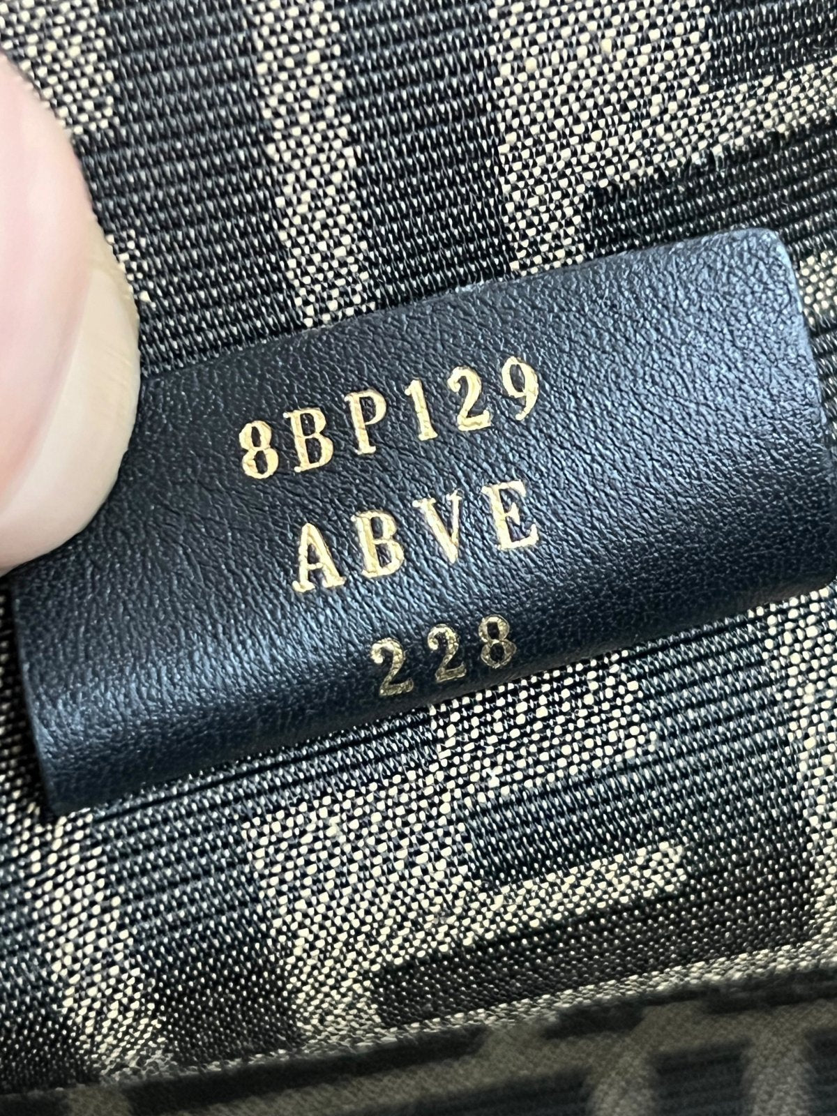Fendi First Small Bag in Pelle Marrone Caramello con Hardware Dorato