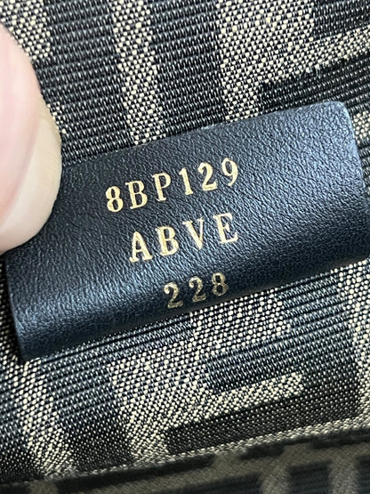 Fendi First Small Bag in Pelle Marrone Caramello con Hardware Dorato