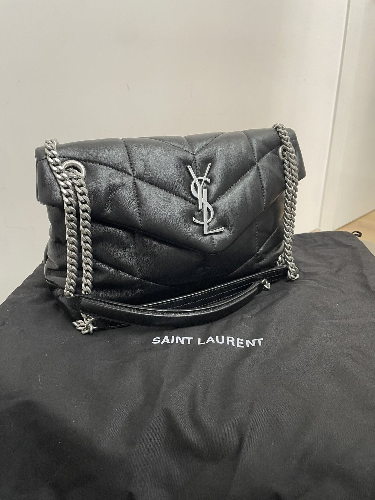 Saint Laurent LouLou Puffer Small in pelle colore nera