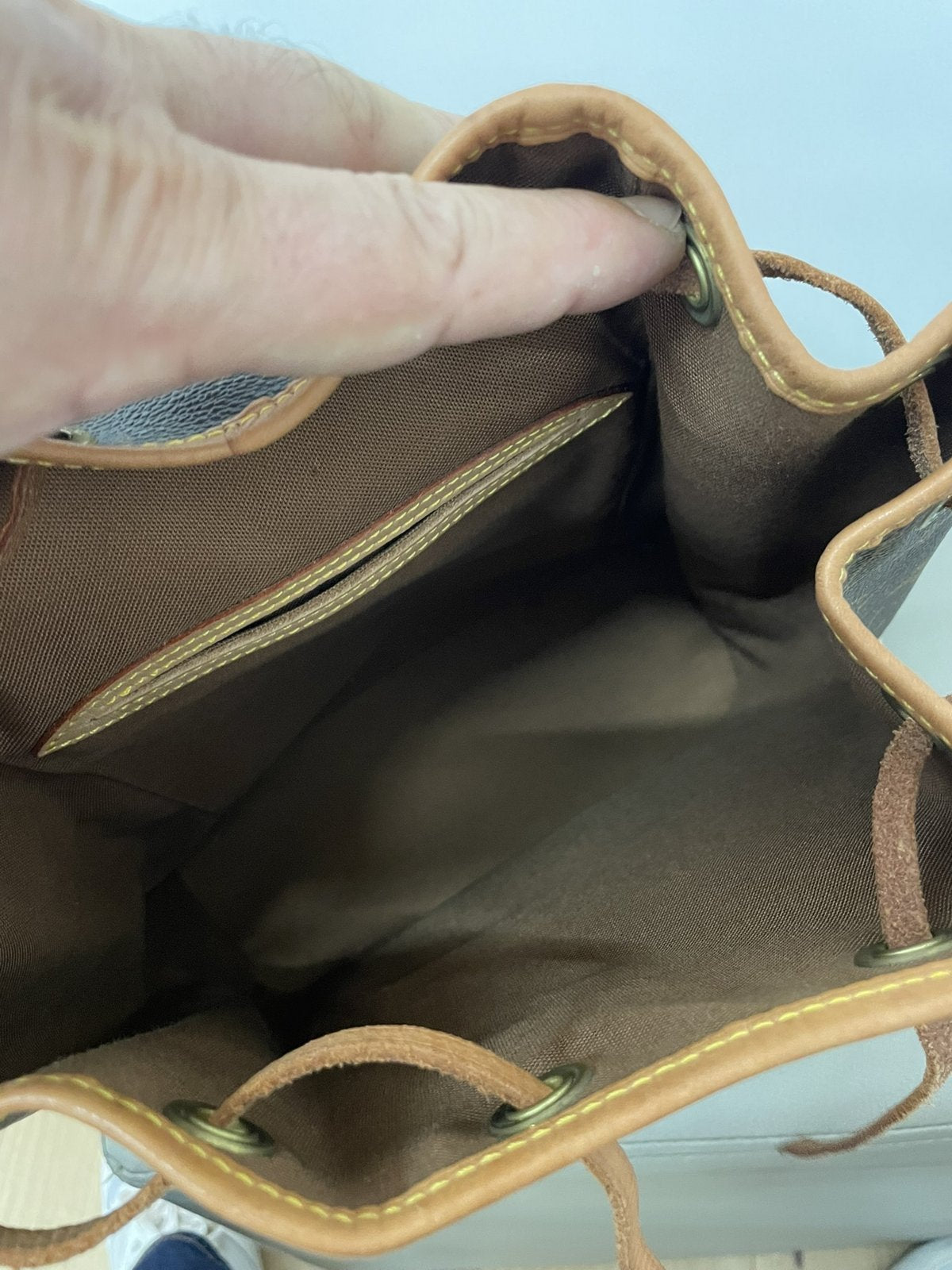 Zaino Louis Vuitton Montsouris MM Monogram originale usato, visione dell'interno