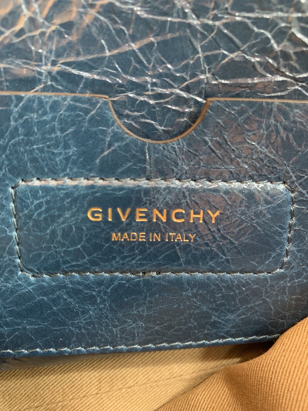 Givenchy ID Medium borsa tracolla in pelle