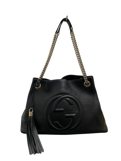 Borsa a spalla Gucci Soho Chain Medium in pelle martellata nera con logo Interlocking GG e nappa tassel