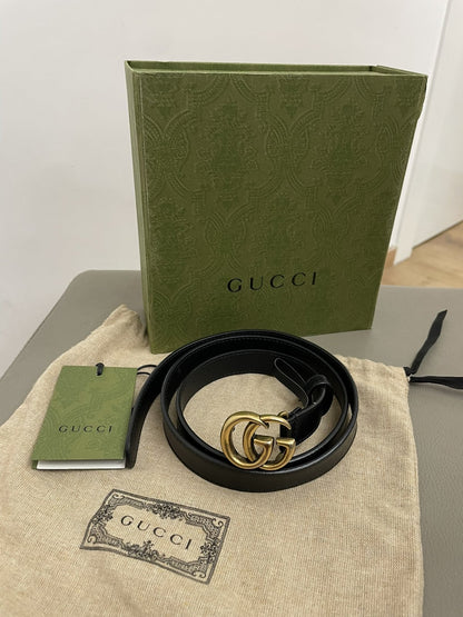 Cintura Gucci GG Marmont completa di corredo con scatola verde e sacchetto antipolvere originale.