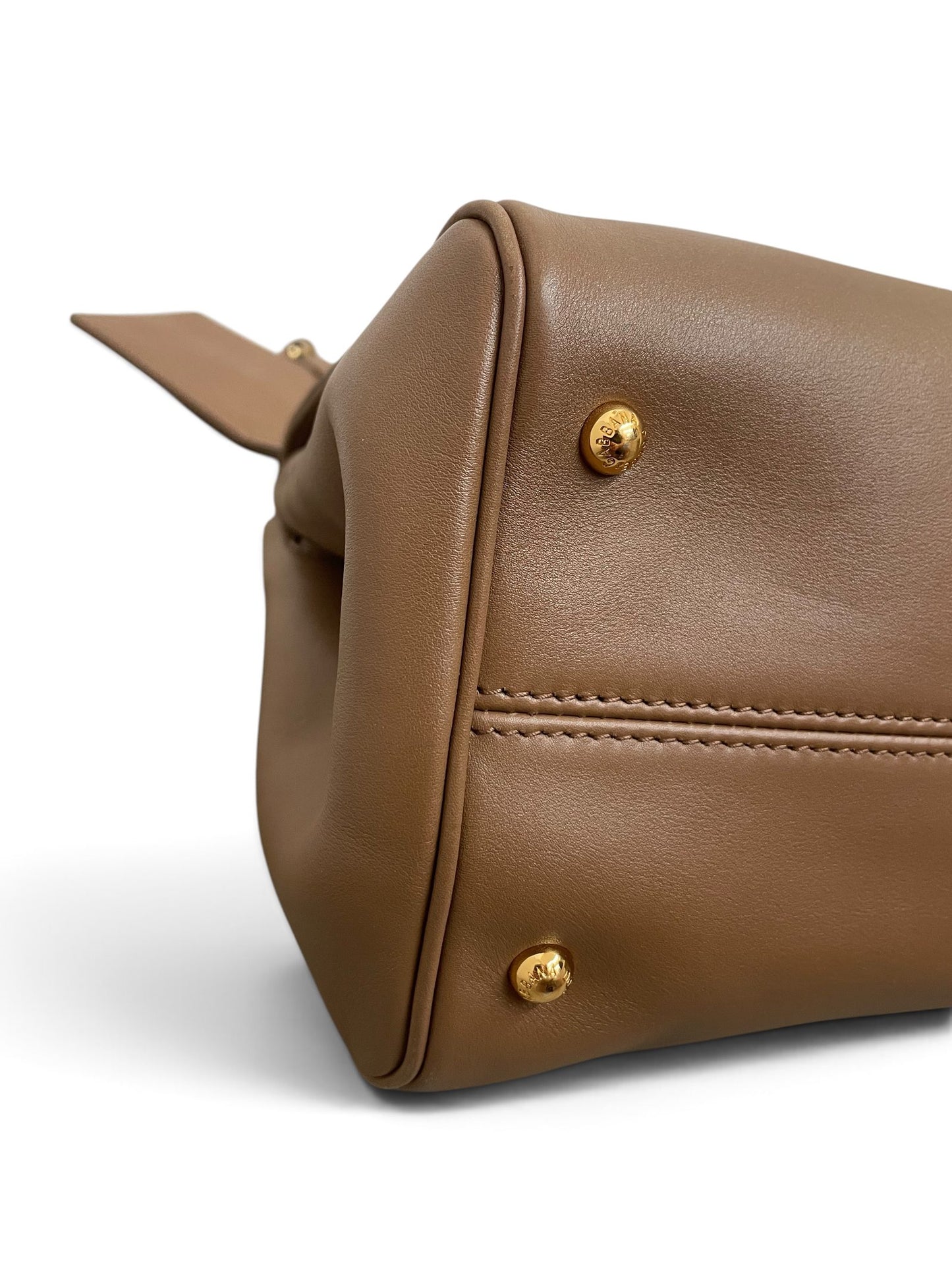 Angolo fondo borsa My Sicily con piedini dorati D&G