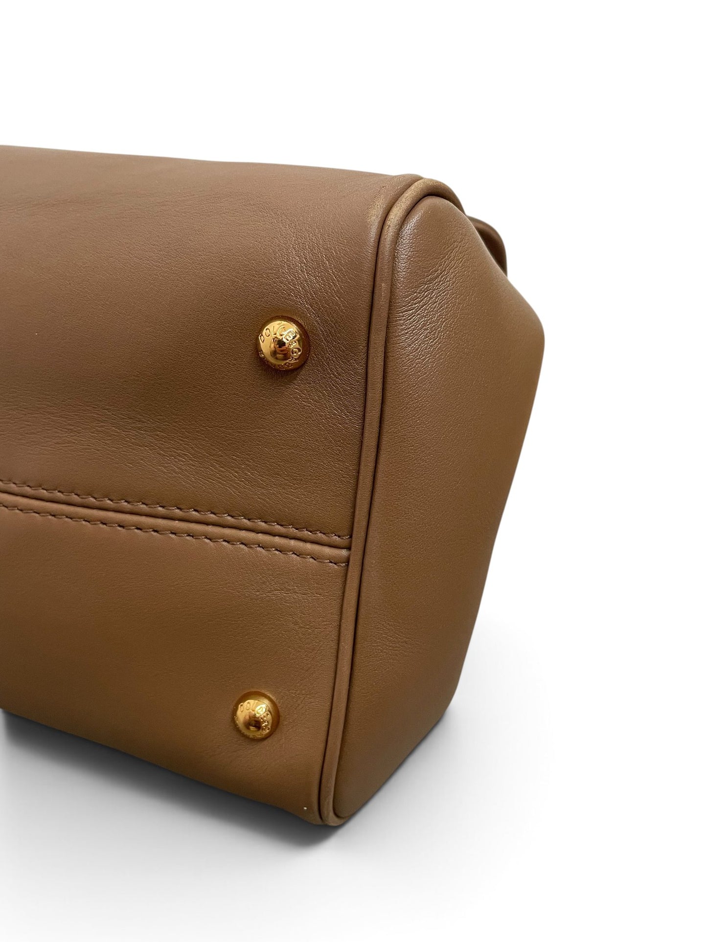 Angolo destro borsa My Sicily marrone con piedini dorati