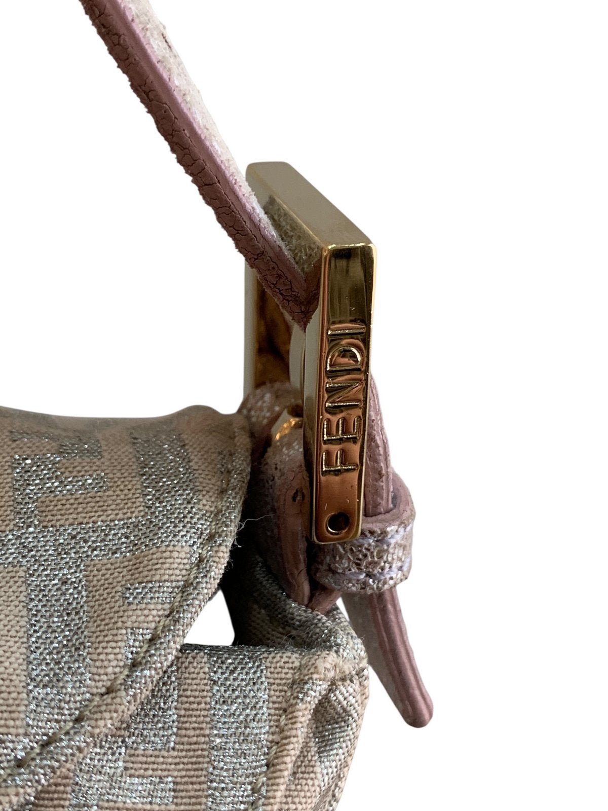 Fendi Baguette in Tela e Pelle Rosa Chiaro Laminata - AgeVintage