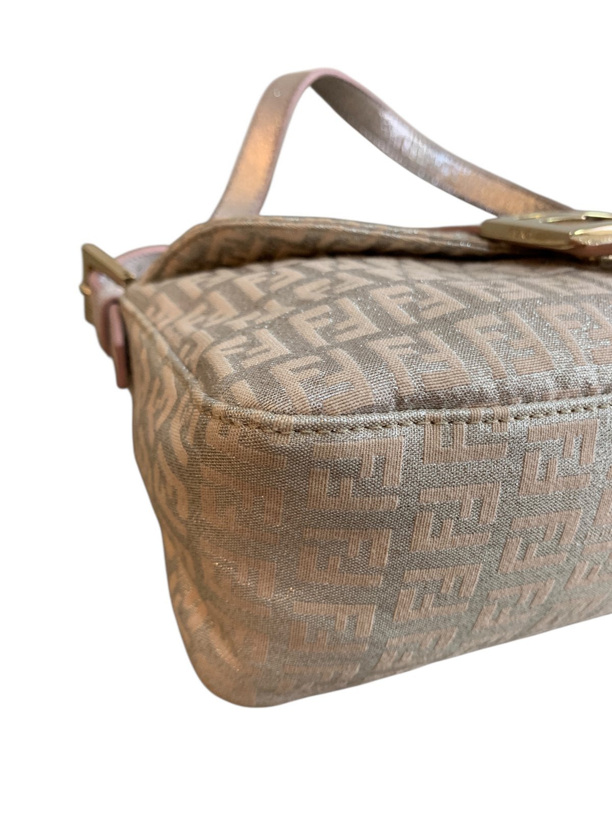 Fendi Baguette in Tela e Pelle Rosa Chiaro Laminata - AgeVintage