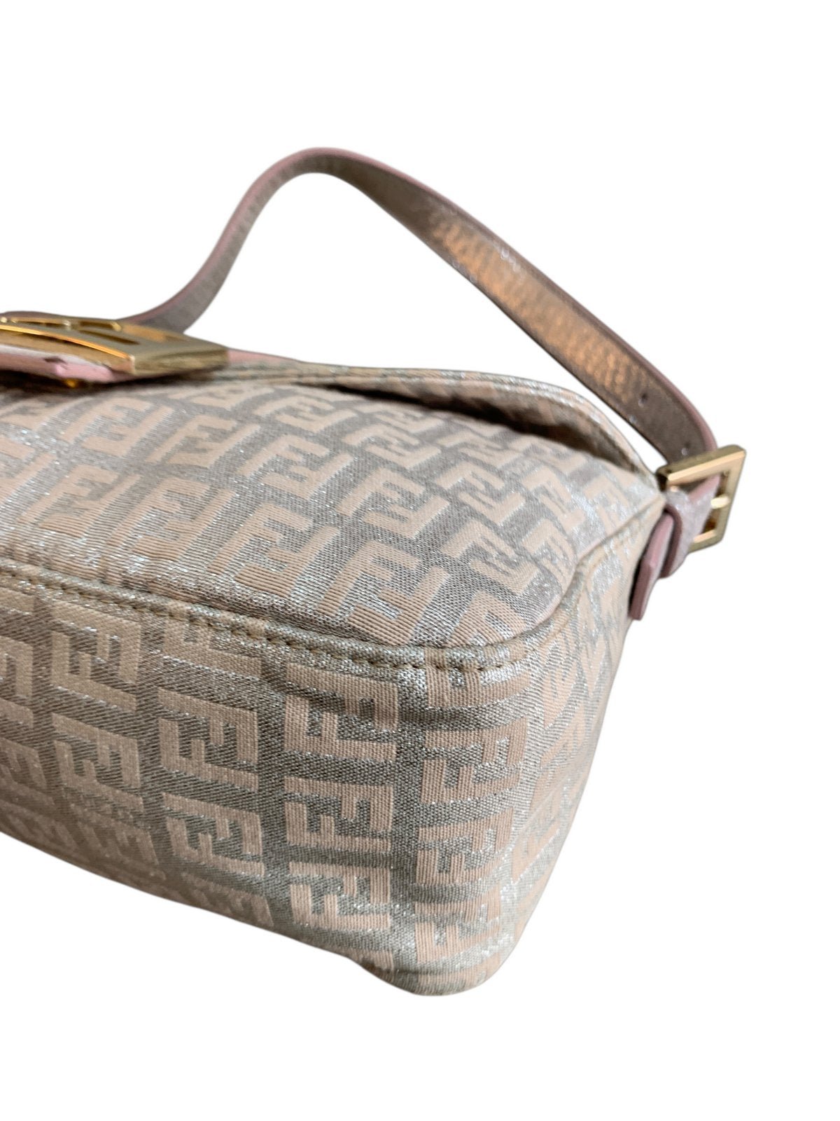 Fendi Baguette in Tela e Pelle Rosa Chiaro Laminata - AgeVintage