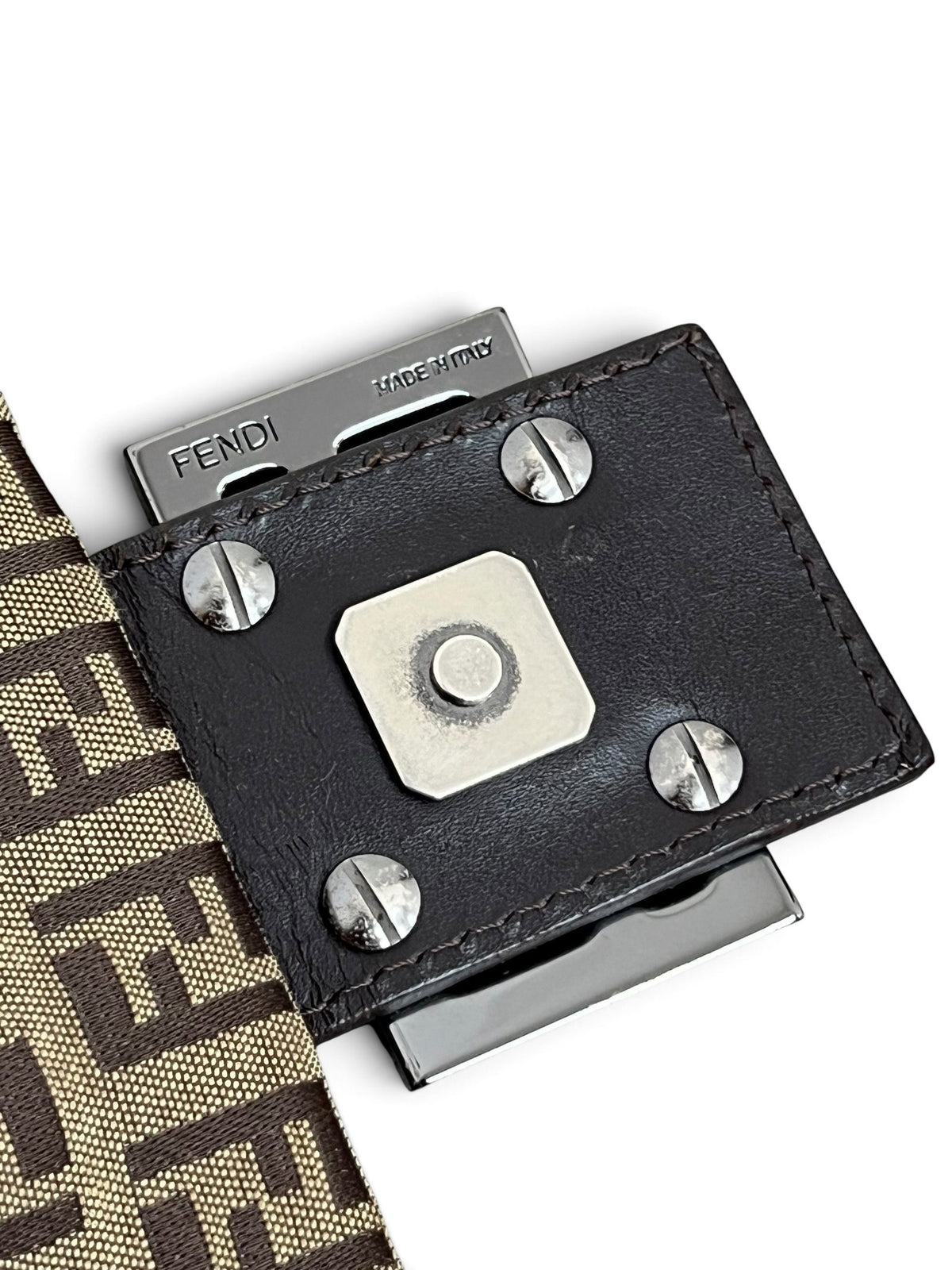 Retro patta fibbia e magnete Fendi Baguette Zucchino