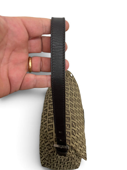 Tracolla in pelle nera regolabile Fendi Baguette vintage
