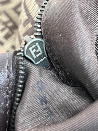Tirante zip FF Fendi Baguette Zucchino vintage interno