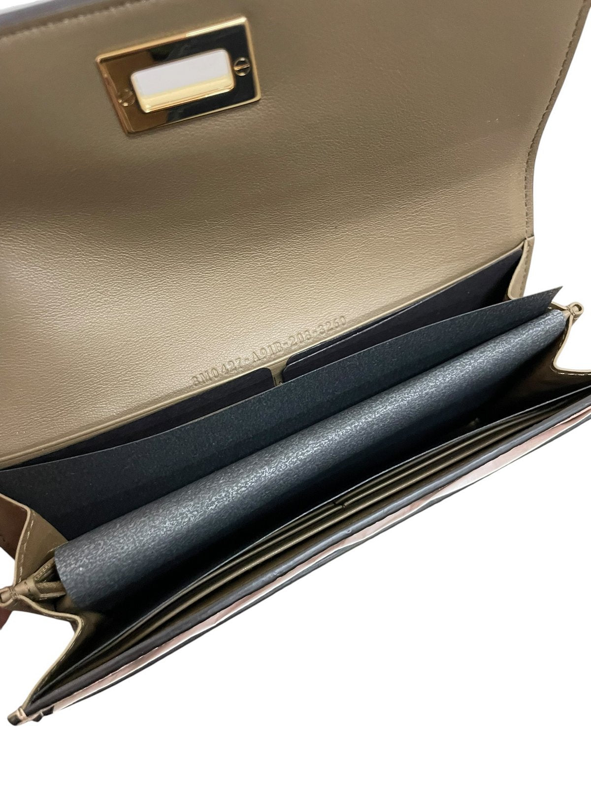 Fendi Portafoglio Continental Peekaboo in Pelle Rosa - AgeVintage