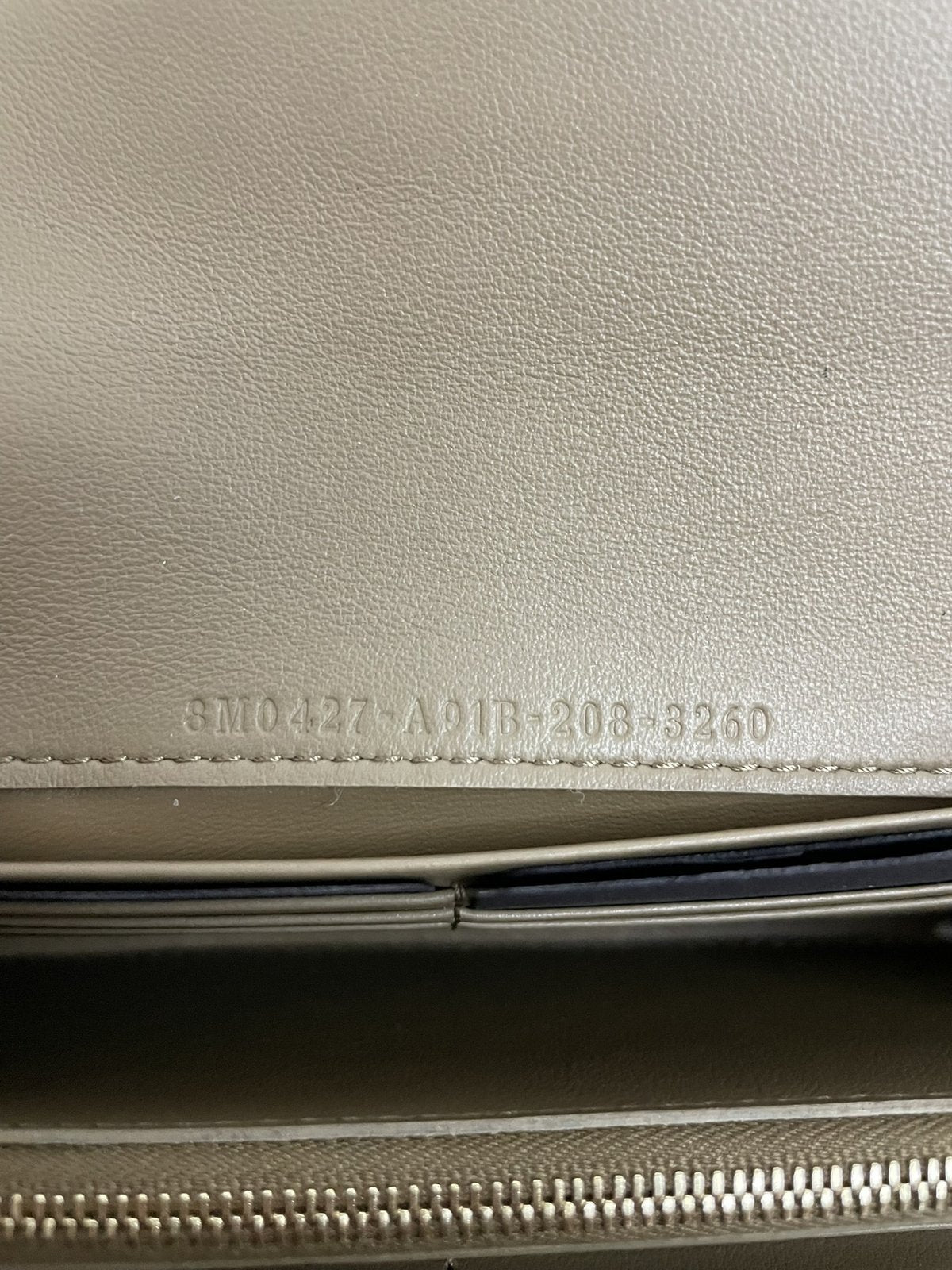 Fendi Portafoglio Continental Peekaboo in Pelle Rosa - AgeVintage