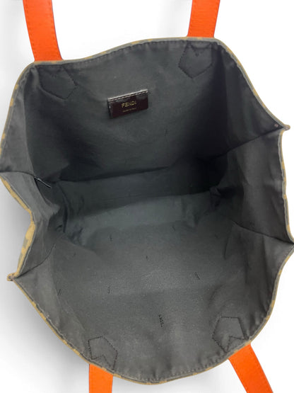 Interno Fendi tote grigio con etichetta Made in Italy