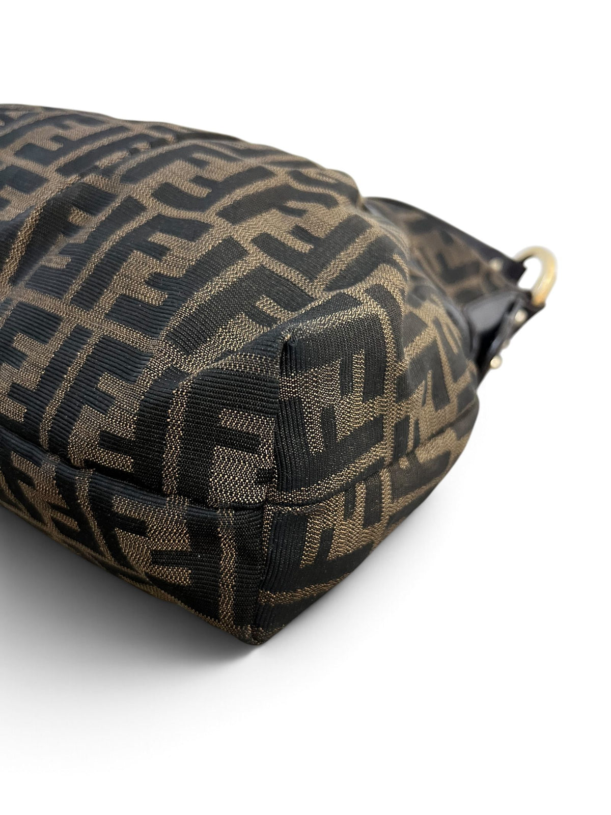 Dettaglio angolo destro borsa Fendi Zucca Hobo canvas