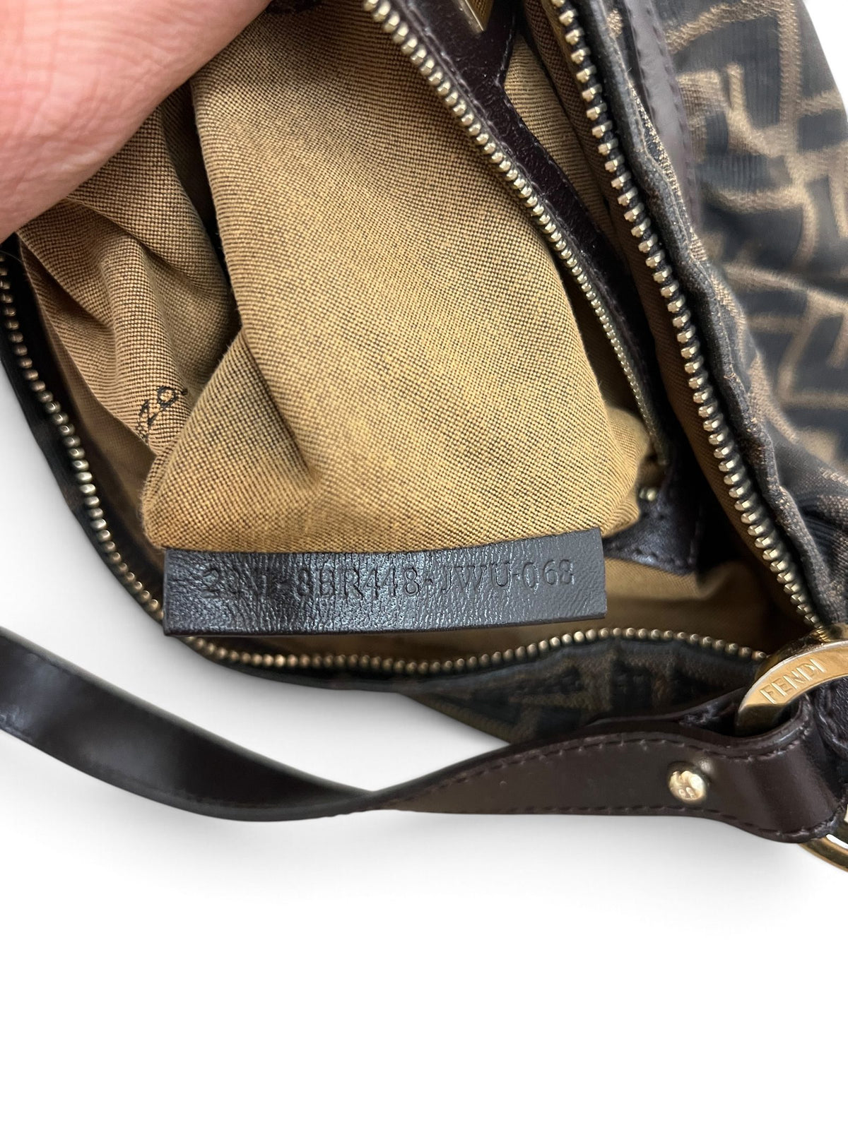 Codice modello impresso in pelle interno borsa Fendi Zucca