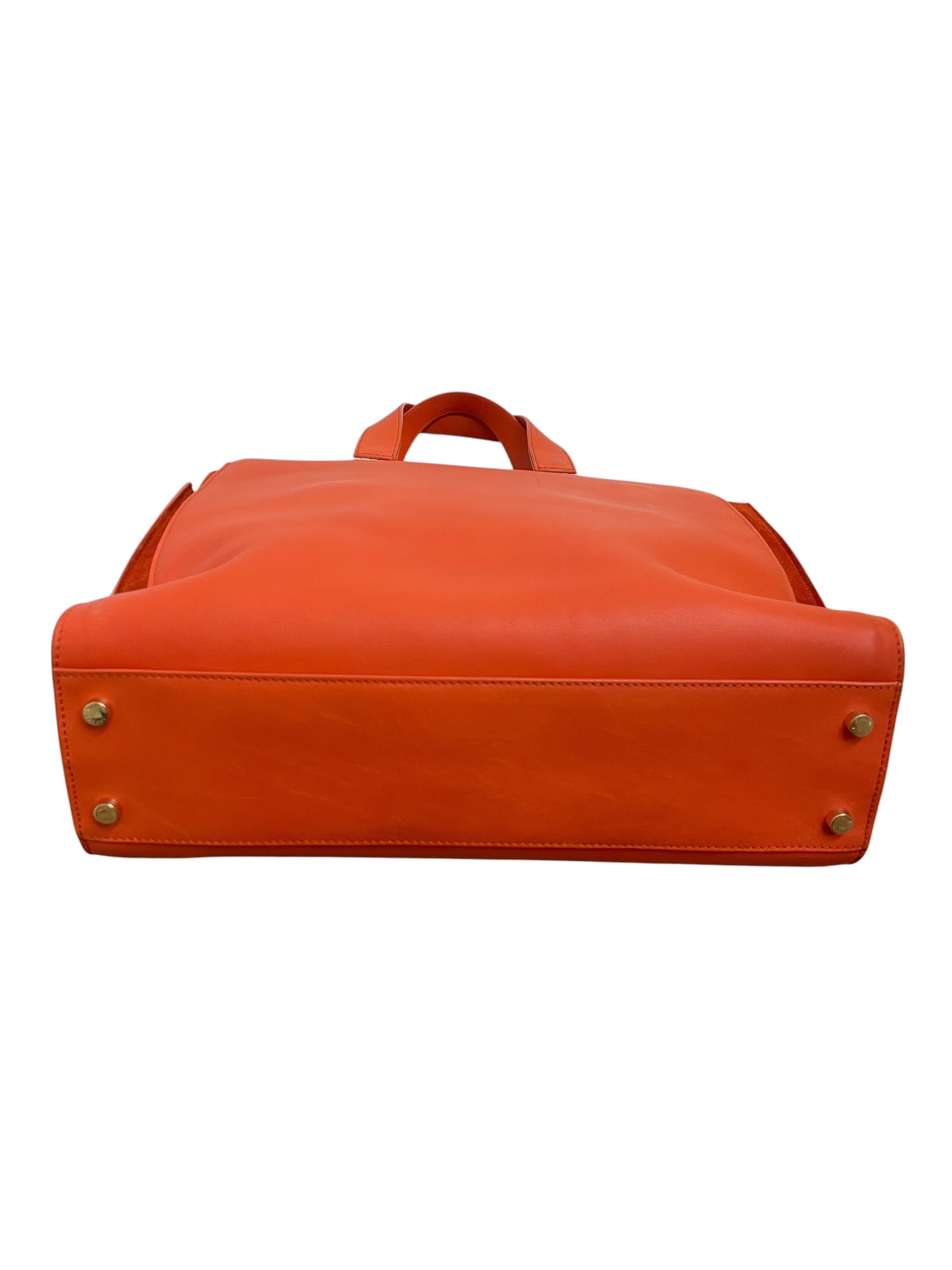 Fondo borsa Giorgio Armani con piedi metallici dorati
