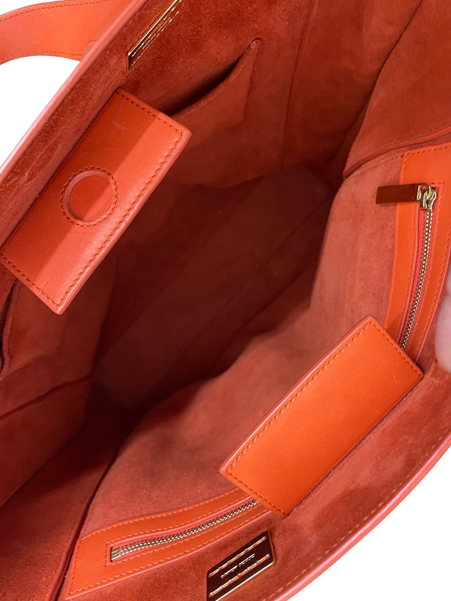 Interno borsa Giorgio Armani shopper arancio con tasche e zip
