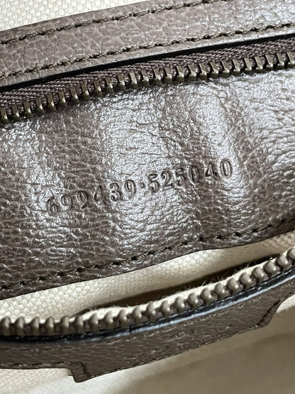 Numero di serie impresso sulla pelle codice 699439 borsa Gucci Ophidia - agevintage