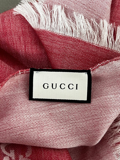 Etichetta interna Gucci su sciarpa GG monogram