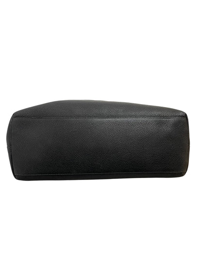 Base e fondo in pelle martellata della borsa Gucci Soho Chain Medium