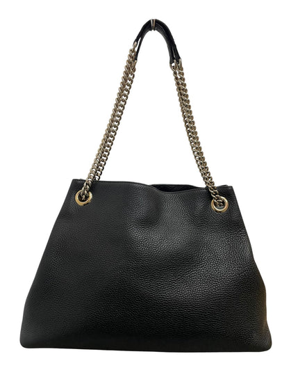 Retro della borsa a spalla Gucci Soho Chain Medium in pelle nera
