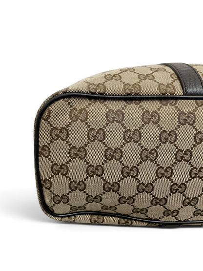 Dettaglio angolo basso borsa Gucci tote GG canvas
