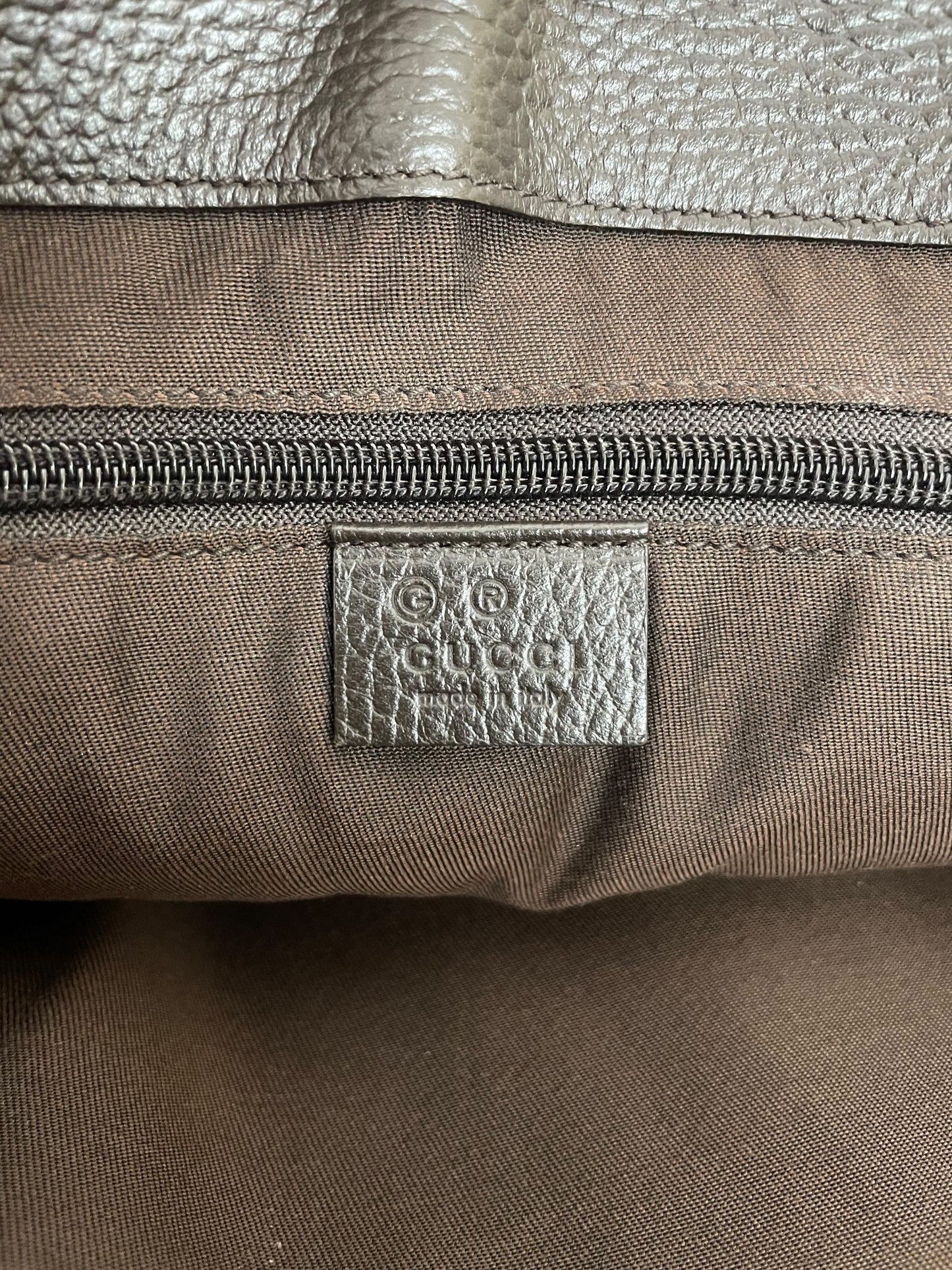Targhetta logo Gucci made in Italy borsa tote