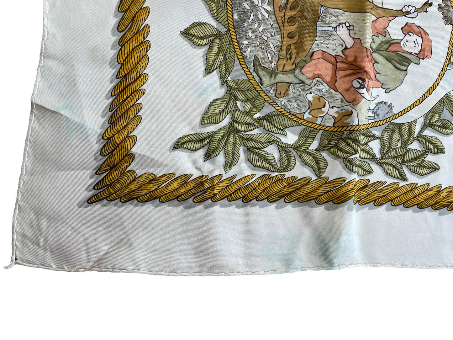 Dettaglio bordo e orlo in seta foulard Hermès vintage