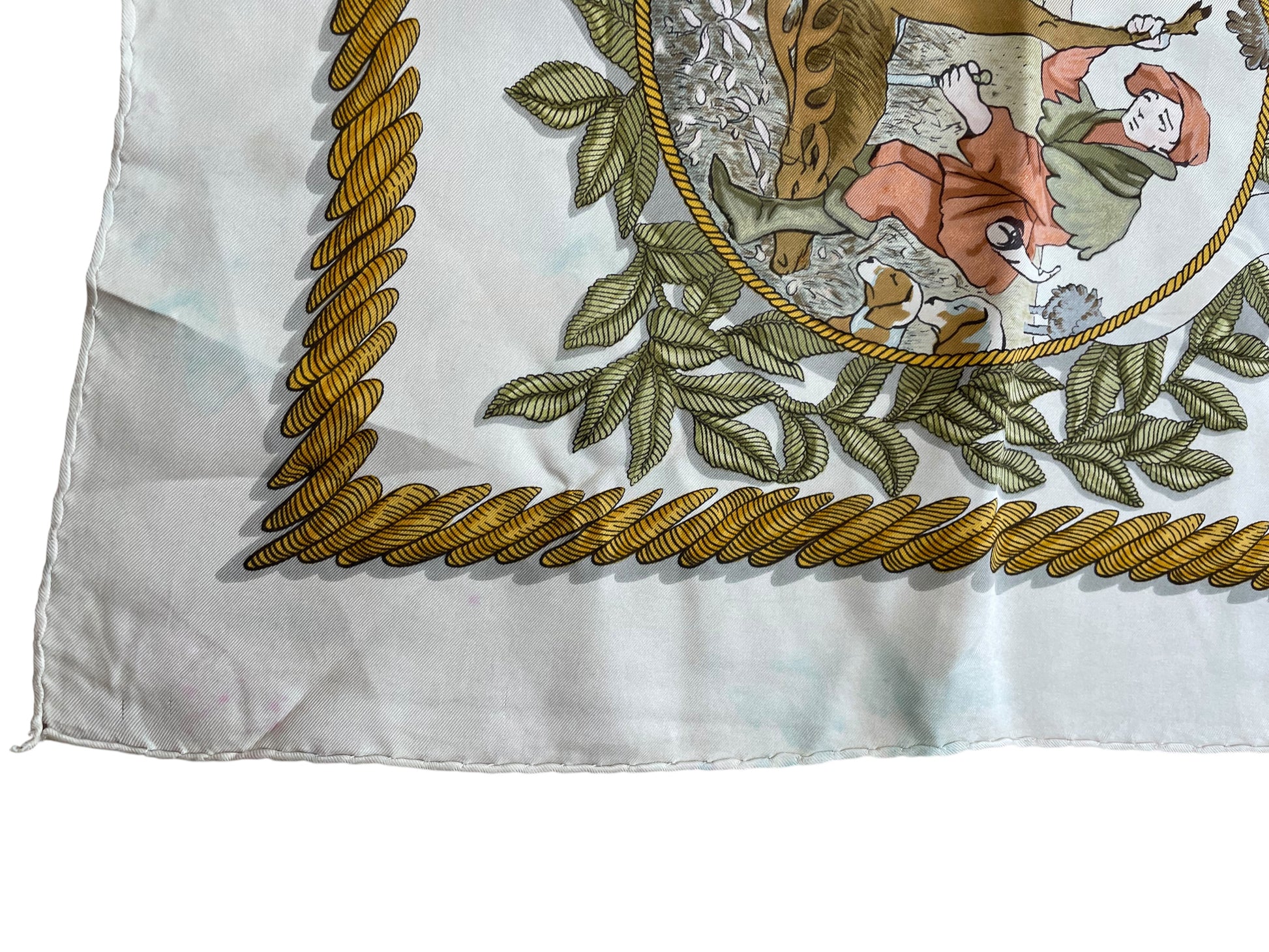Dettaglio bordo e orlo in seta foulard Hermès vintage