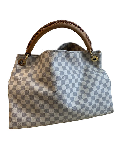 Borsa Louis Vuitton Artsy MM in tela Damier Azur vista frontale su sfondo bianco