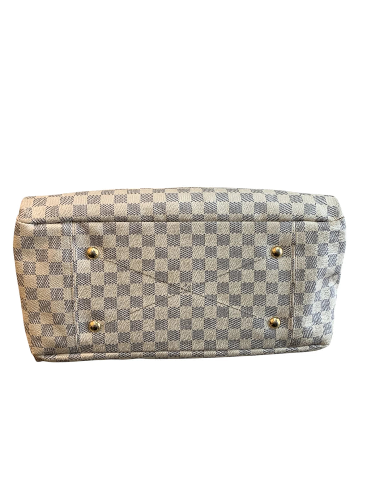 Vista fondo borsa Louis Vuitton Artsy MM con piedini metallici